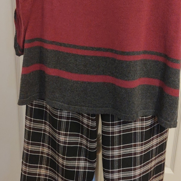 Sweater - Picture 2 of 5